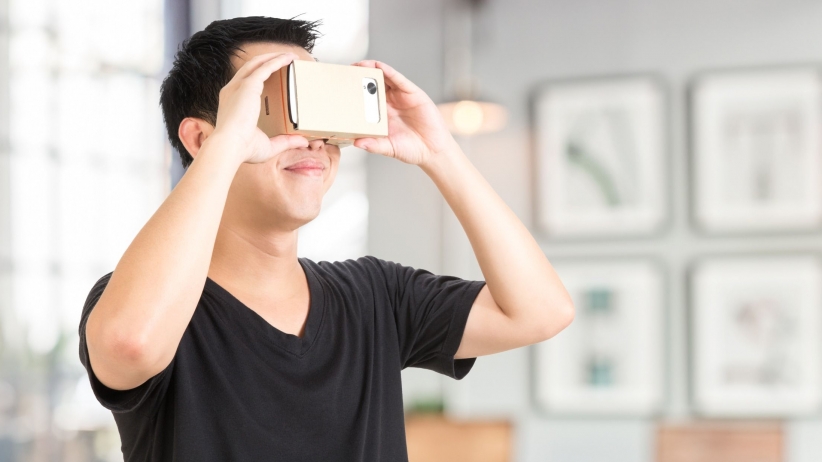 How Augmented Reality Will Shape the Future of Ecommerce