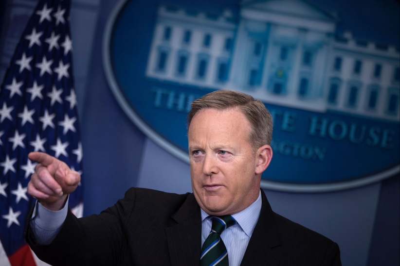 Sean Spicer May Have Just Tweeted His Password to His 214,000 Followers