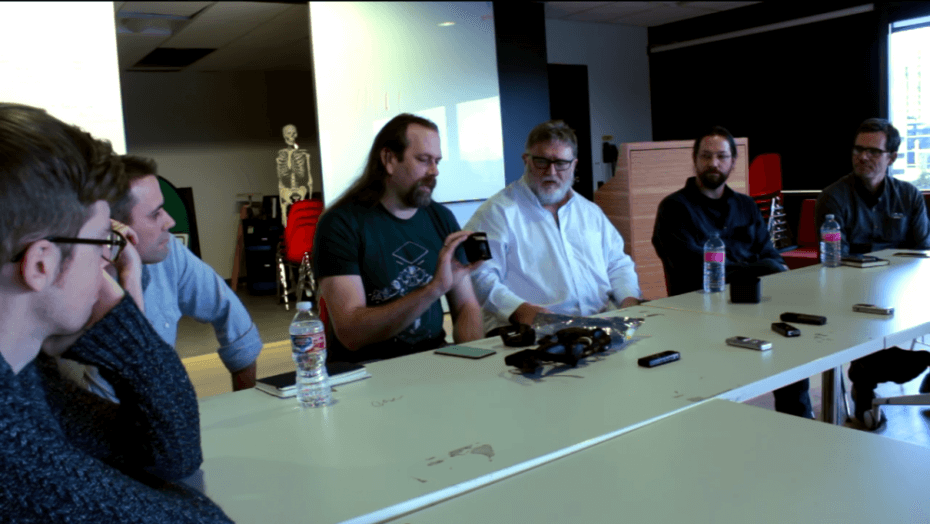 Valve unveils a ‘cheaper, smaller, lighter’ VR base station prototype