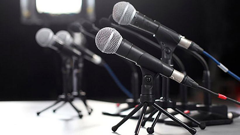 5 Steps to Successfully Book and Network With High-Profile Influencers on Your Podcast