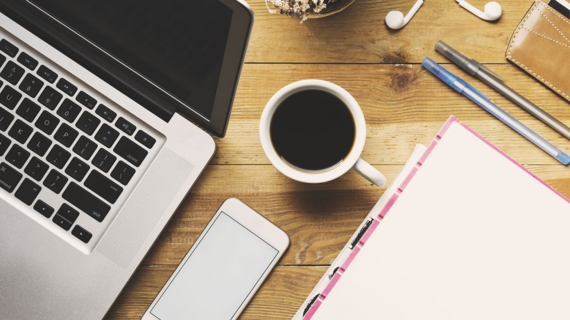 12 Office Desk Hacks to Improve Your Productivity (Infographic)