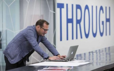 Startup 101: Investors learn to fund young tech companies